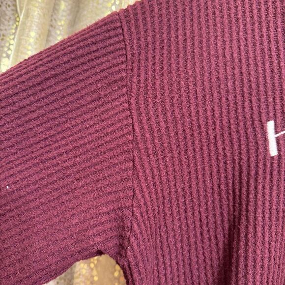 Hollister Burgundy Waffle Oversized Cropped Hoodie Sweater Medium - Picture 6 of 8